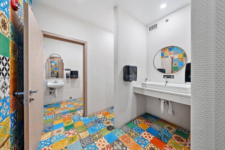 More Photos Of 604 Lake Avenue, Lake Worth Beach Restaurant For Sale