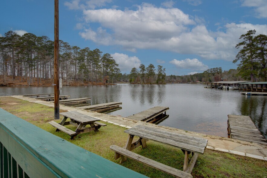 More Photos Of 8726 Jackson Lake Rd, Monticello Marina For Sale