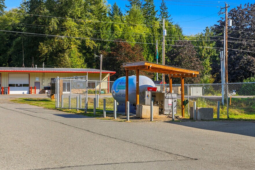 More Photos Of 461 NE Old Belfair Hwy, Belfair Storefront Retail Office For Sale
