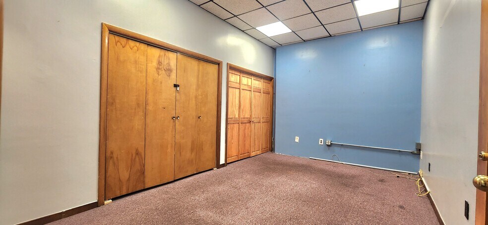 More Photos Of 464 Bremen St, East Boston Freestanding For Lease