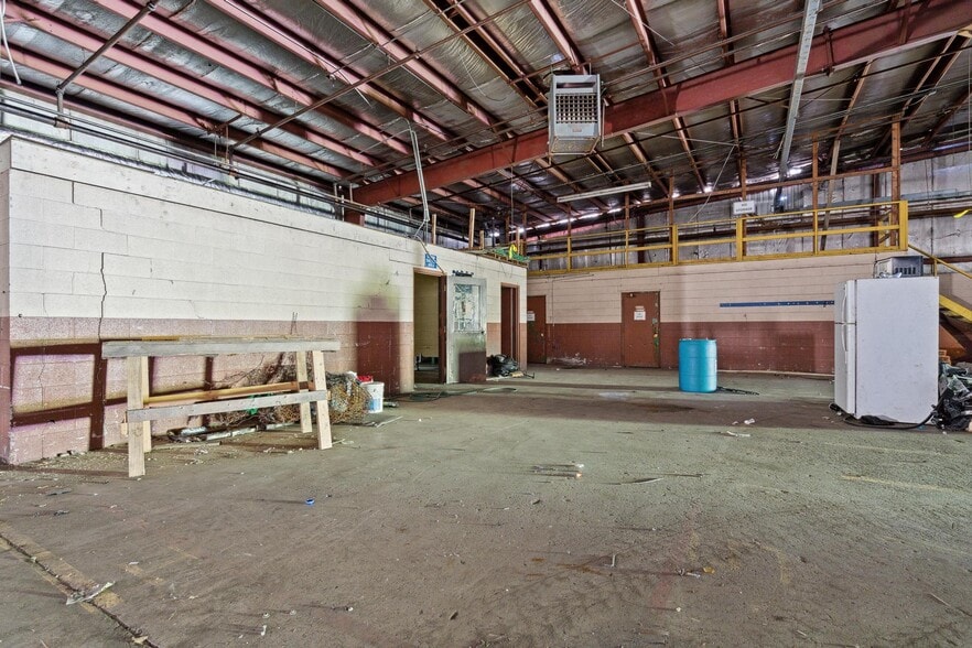 More Photos Of 724 N Irwin St, Dayton Warehouse For Sale