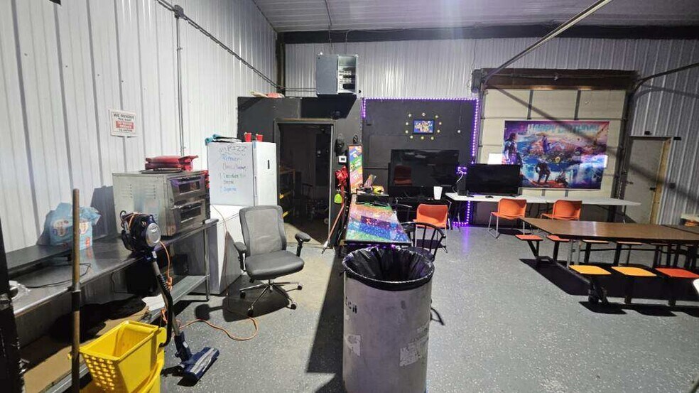 More Photos Of 1105 Sinclair St, Bottineau Flex For Sale