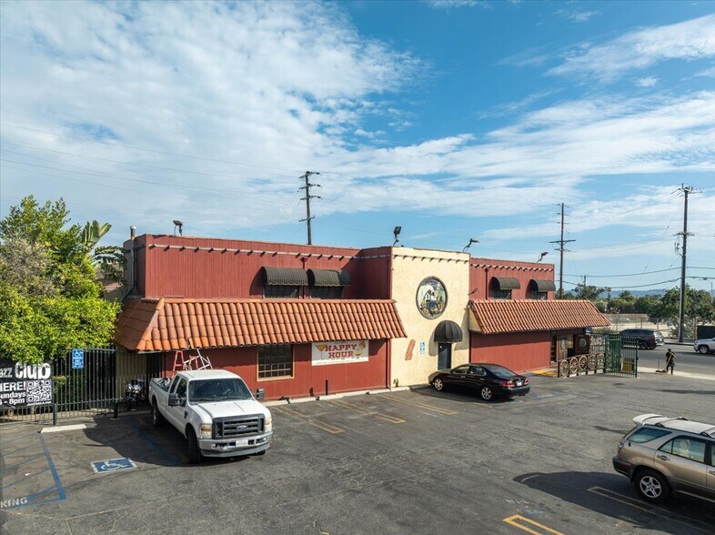 More Photos Of 8950 Laurel Canyon Blvd, Sun Valley Restaurant For Sale