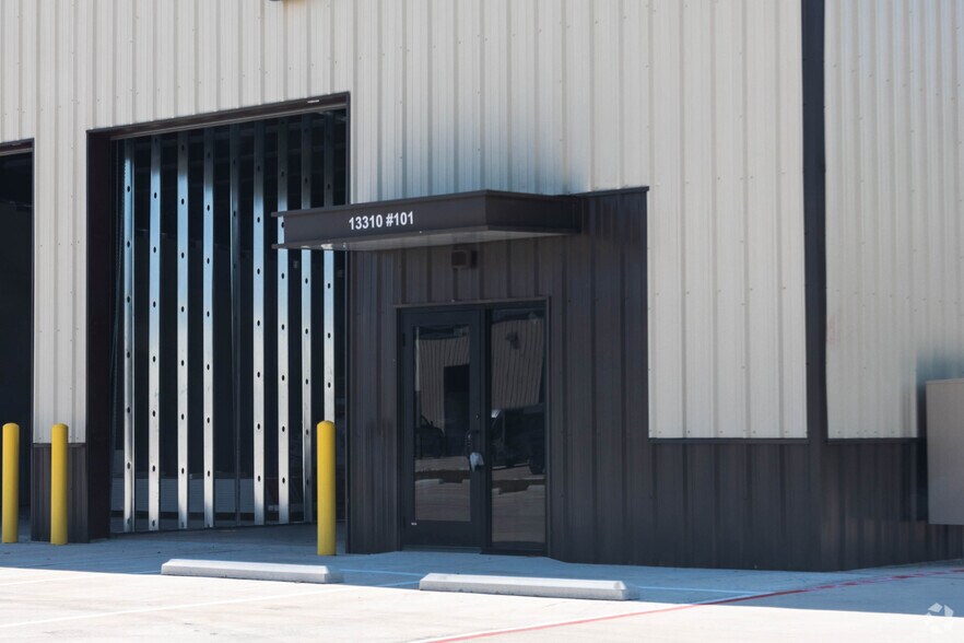 More Photos Of 13310-13380 Telge Rd, Cypress Unknown For Lease