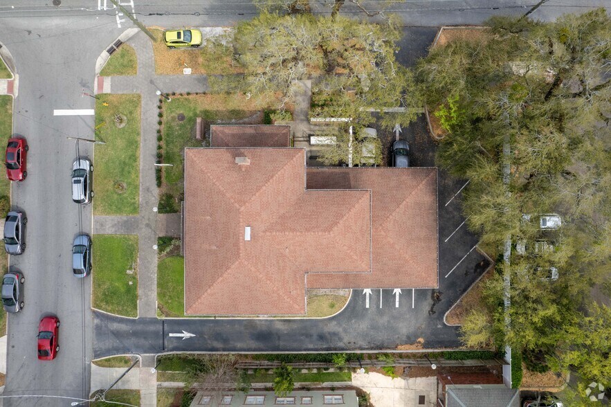 More Photos Of 1604 Margaret St, Jacksonville Bank For Lease