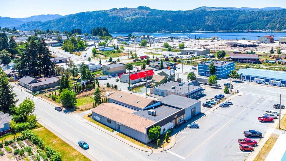 More Photos Of 4918 Napier St, Port Alberni Flex For Sale