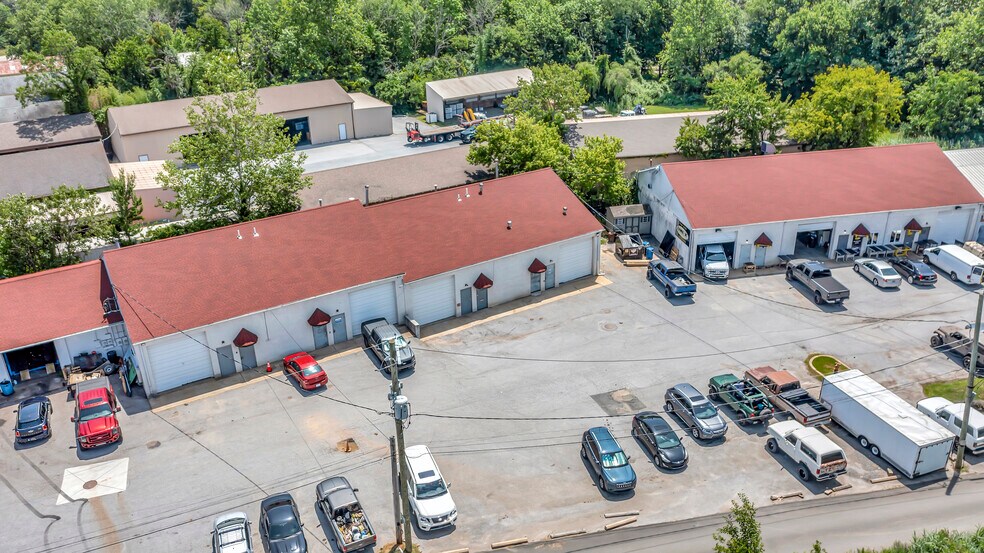 More Photos Of 2213 Ogletown Rd, Newark Warehouse For Lease
