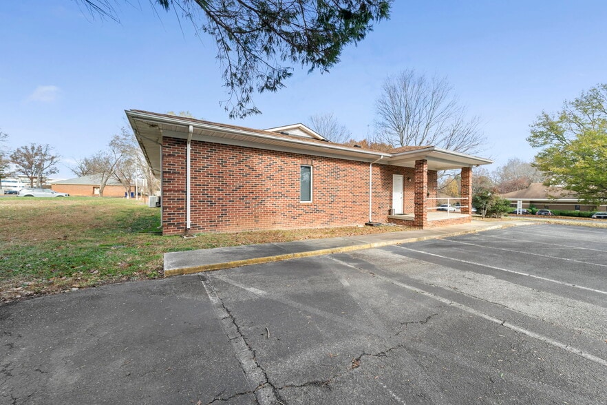 More Photos Of 1414 Ellen St, Monroe Medical For Sale