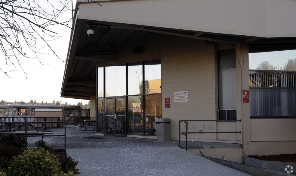 More Photos Of 3150-3260 Broadway E, Vancouver Distribution For Lease