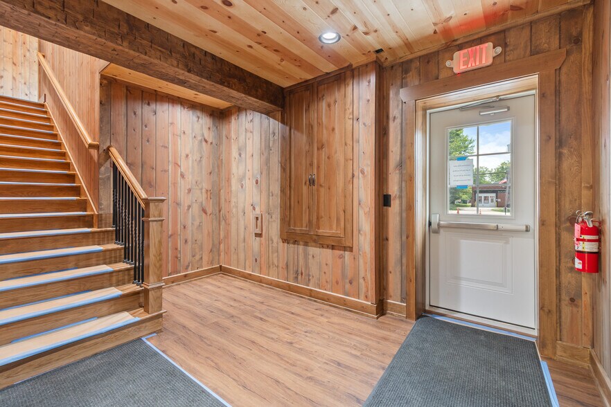 More Photos Of 1225 Bell Rd, Chagrin Falls Office For Lease