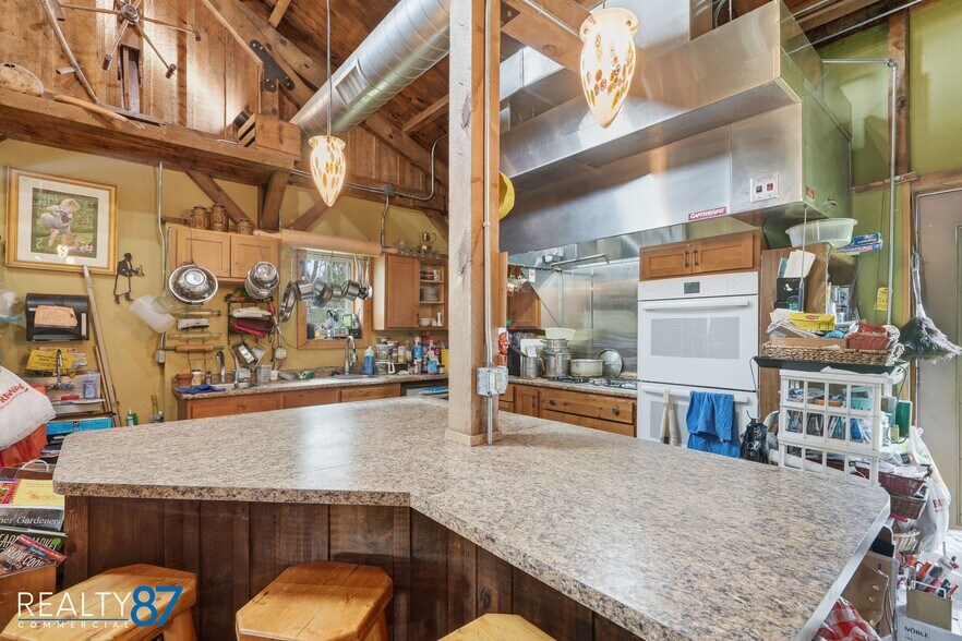 More Photos Of 495 Miller Rd, Hiawatha Specialty For Sale