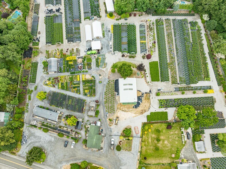 More Photos Of 185 N Country Rd, Mount Sinai Garden Center For Sale