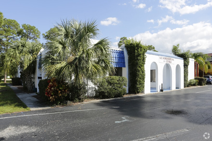 More Photos Of 6238 Presidential Ct, Fort Myers Medical For Sale