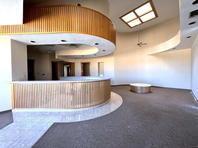 More Photos Of 1231 E Belt Line Rd, Richardson Medical For Lease