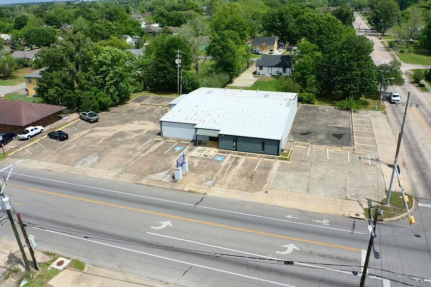More Photos Of 2455 S 4th St, Beaumont Warehouse For Lease