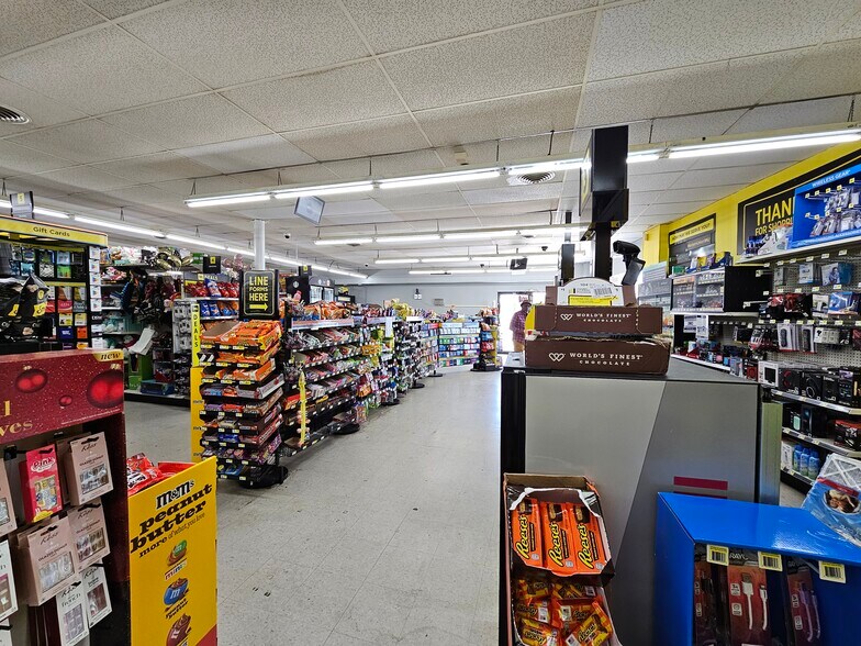 More Photos Of 1308 Washington Ave, Cairo Freestanding For Sale