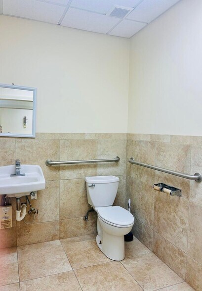 More Photos Of 309 Main St, Collins Office For Sale