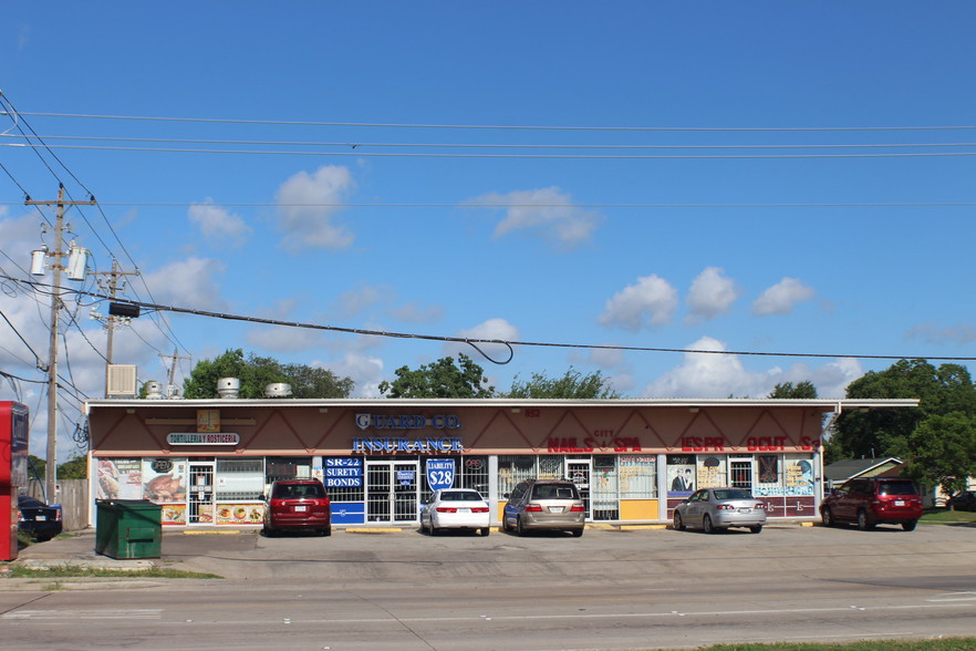 More Photos Of 832 Burke Rd, Pasadena Freestanding For Lease