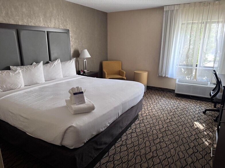 More Photos Of 6460 Dixie Hwy, Bridgeport Hotel For Sale