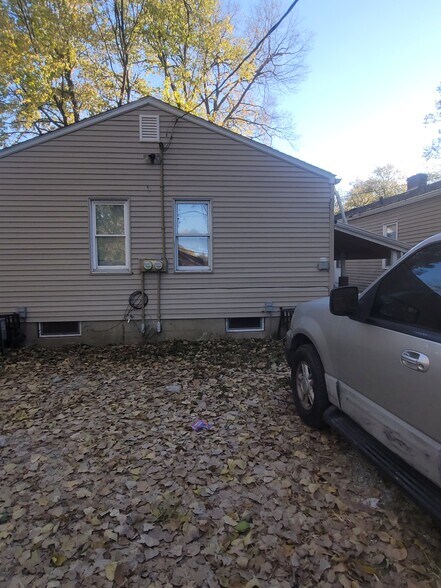 More Photos Of 1458 W 32nd St, Indianapolis Apartments For Sale