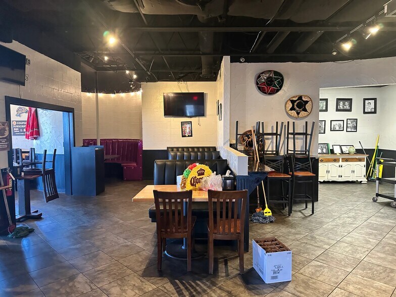 More Photos Of 2801 S 1st St, Abilene Fast Food For Sale