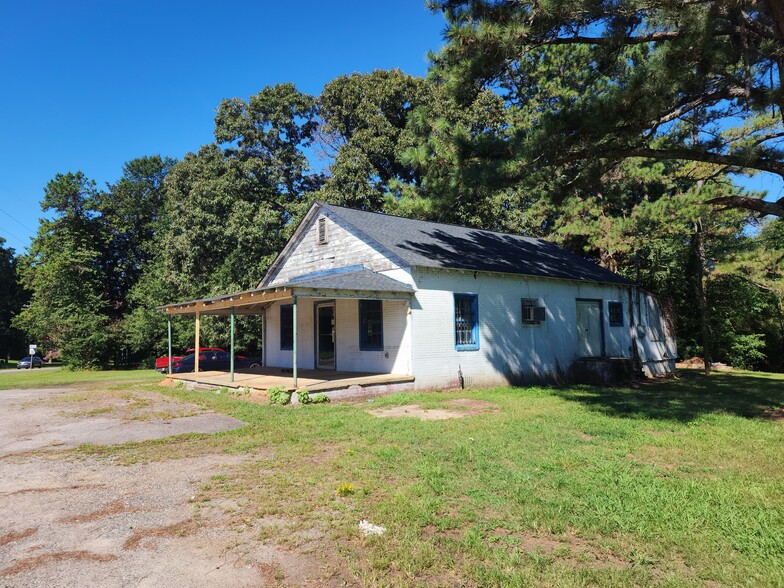 Primary Photo Of 6795 Keith Bridge Rd, Gainesville Restaurant For Lease