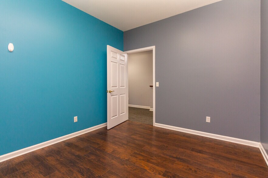 More Photos Of 208 W Highland Rd, Highland Medical For Sale