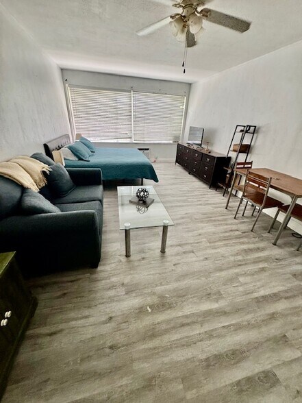 More Photos Of 308 Monroe St, Hollywood Hotel For Sale