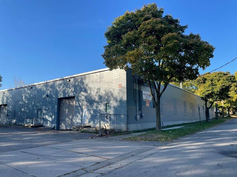 More Photos Of 15 McArdle St, Rochester Manufacturing For Lease