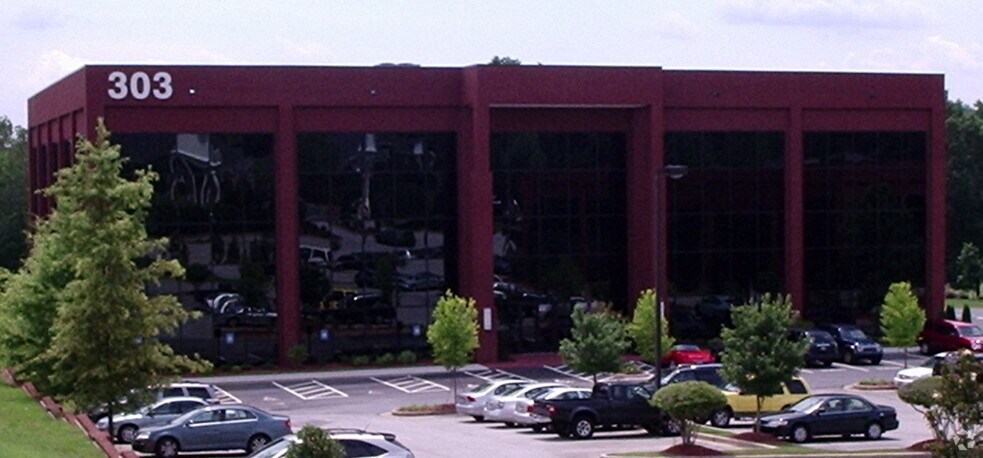 More Photos Of 303 Corporate Center Dr, Stockbridge Office For Lease