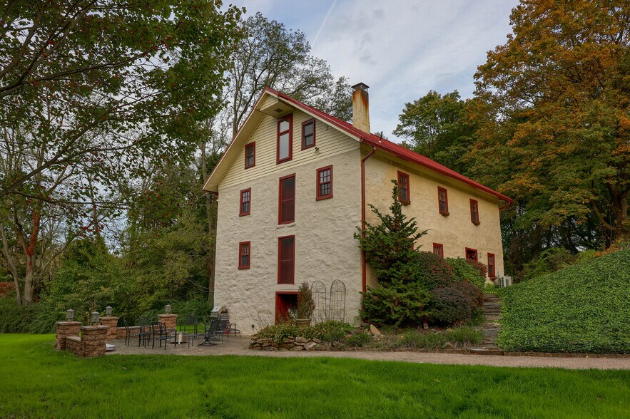 More Photos Of 9043 Mountain Rd, Alburtis Office Residential For Sale