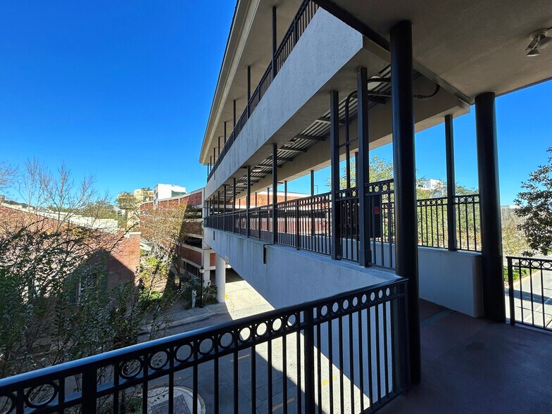 More Photos Of 201 SE 2nd Ave, Gainesville Office Residential For Lease