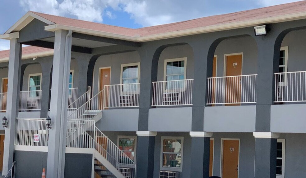 More Photos Of 3084 Tx-16, Tilden Hotel For Sale