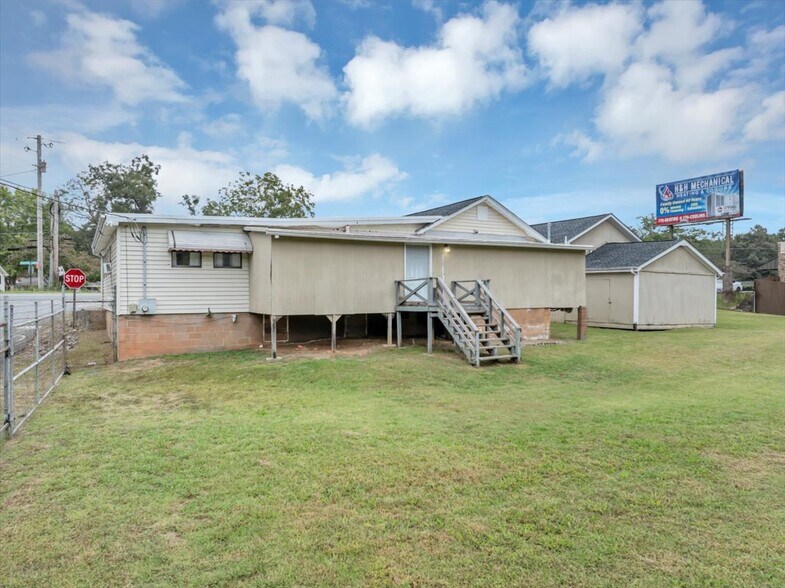 More Photos Of 6071 N Main St SE, Acworth Flex For Sale