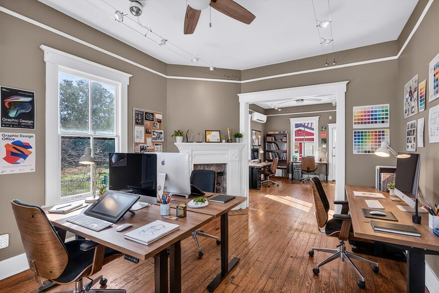 More Photos Of 11 E 41st St, Savannah Storefront Retail Residential For Sale