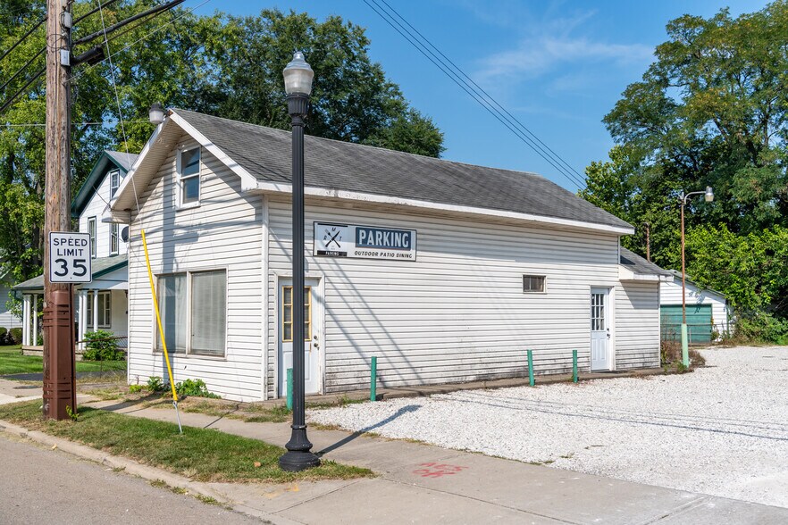 More Photos Of 108-111 W Main St, Medway Restaurant For Sale