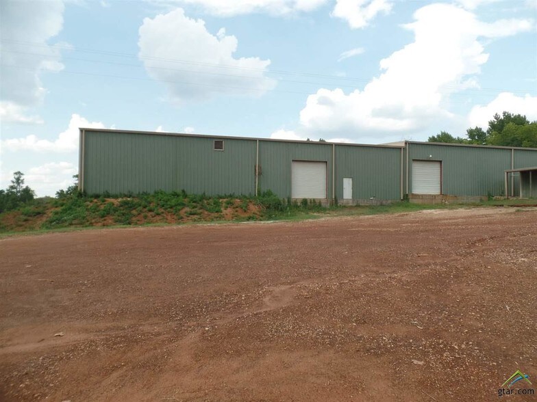 More Photos Of 1975 County Road 1605, Rusk Manufacturing For Sale