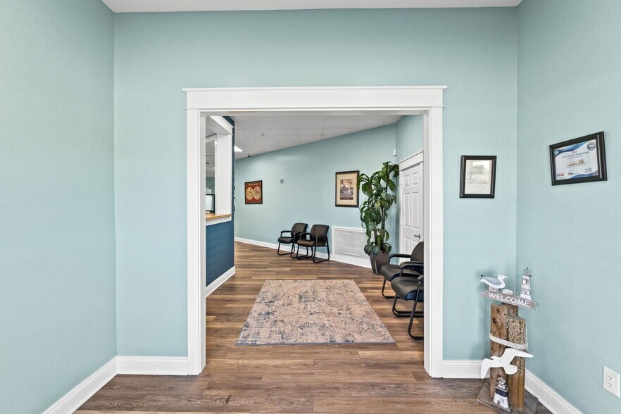 More Photos Of 5420 Hickory St, Panama City Office For Sale