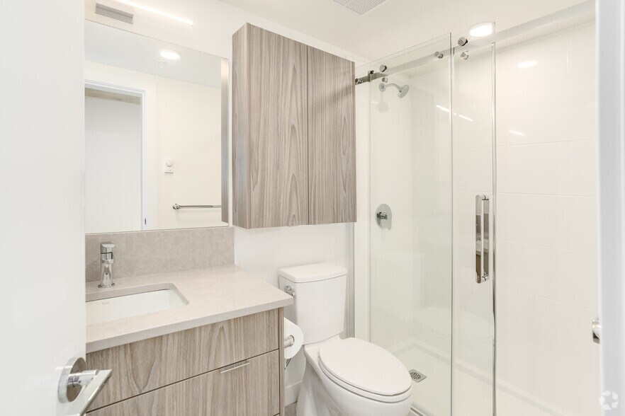 More Photos Of 825 Fort St, Victoria Apartments For Lease