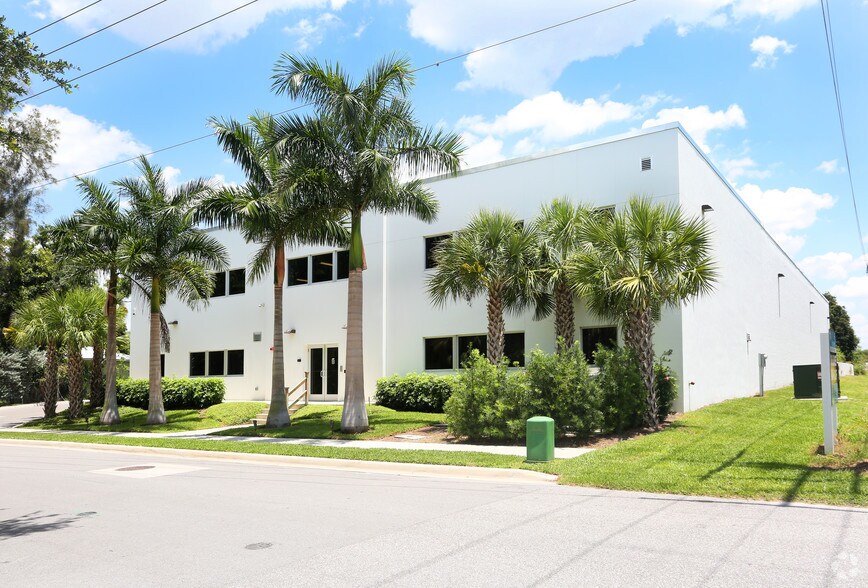 More Photos Of 1060 Goodrich Ave, Sarasota Warehouse For Sale