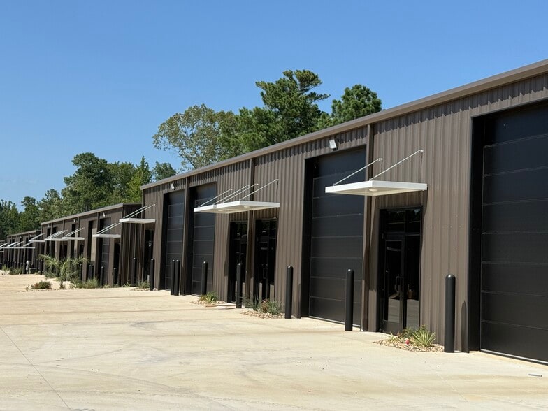 More Photos Of 12173 State 64 hwy, Tyler Showroom For Lease