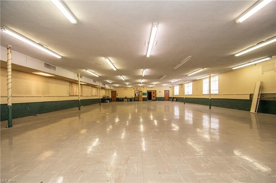 More Photos Of 335 W 5th St, East Liverpool Religious Facility For Sale