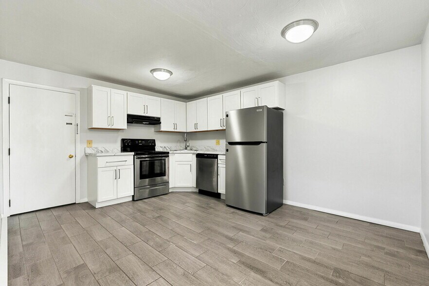 More Photos Of 1669-1671 Main St, Leicester Apartments For Sale