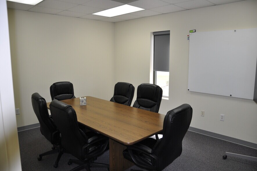 More Photos Of 840 White Hill Rd, Sanford Warehouse For Lease