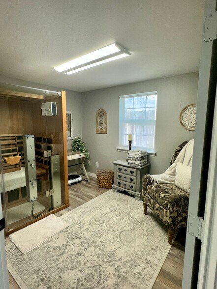 More Photos Of 932 E Highway 199, Springtown Office For Lease