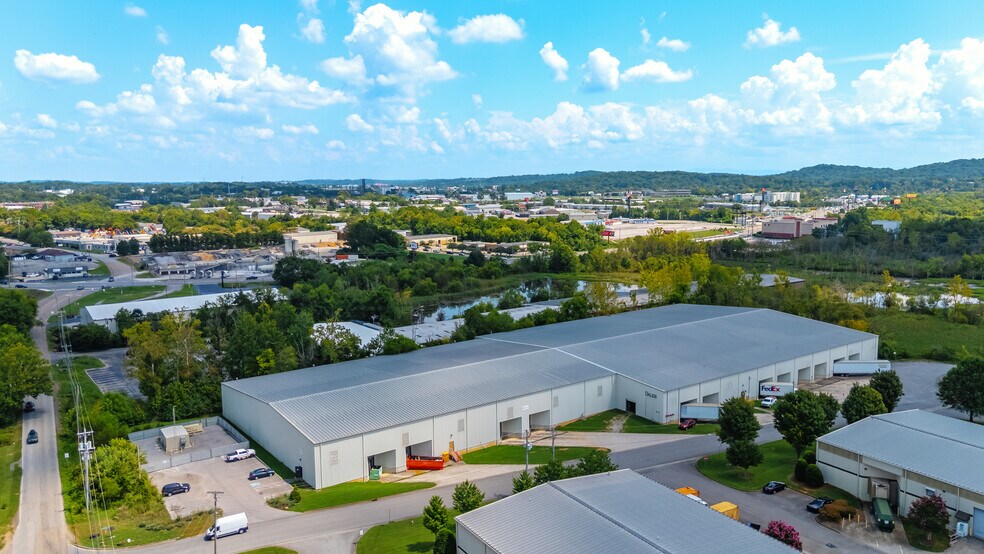 More Photos Of 700 Dalen Ln, Knoxville Distribution For Lease