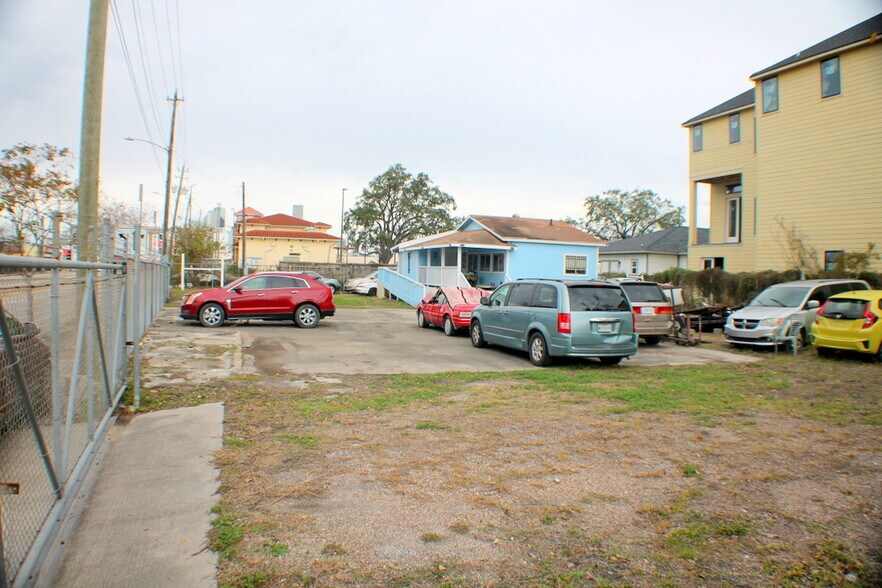 More Photos Of 3825 Harrisburg blvd, Houston Land For Sale