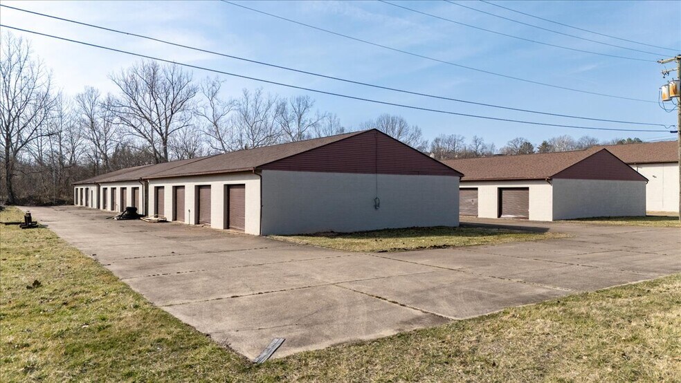 More Photos Of 1321 DuPont Rd, Parkersburg Self Storage For Sale