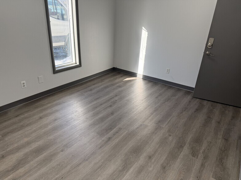 More Photos Of 3505 Cooper Dr, Elkhart Warehouse For Sale