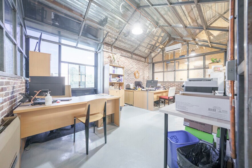 More Photos Of 1517 S Western Ave, Los Angeles Freestanding For Sale